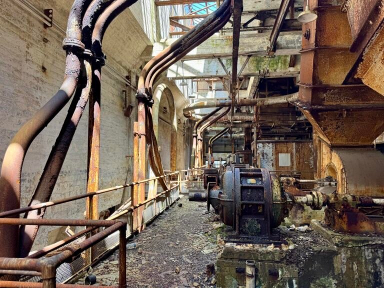 Commercial demolition service